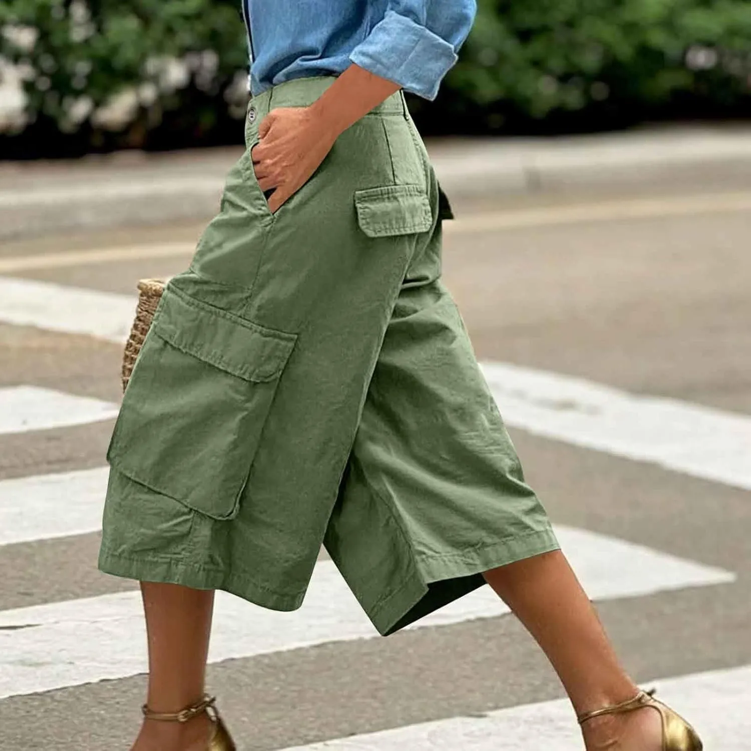 Cargo Capris for Women Stretch Wide Leg Hiking Pants Lightweight Quick Dry Baggy Cargo Pants with Pockets