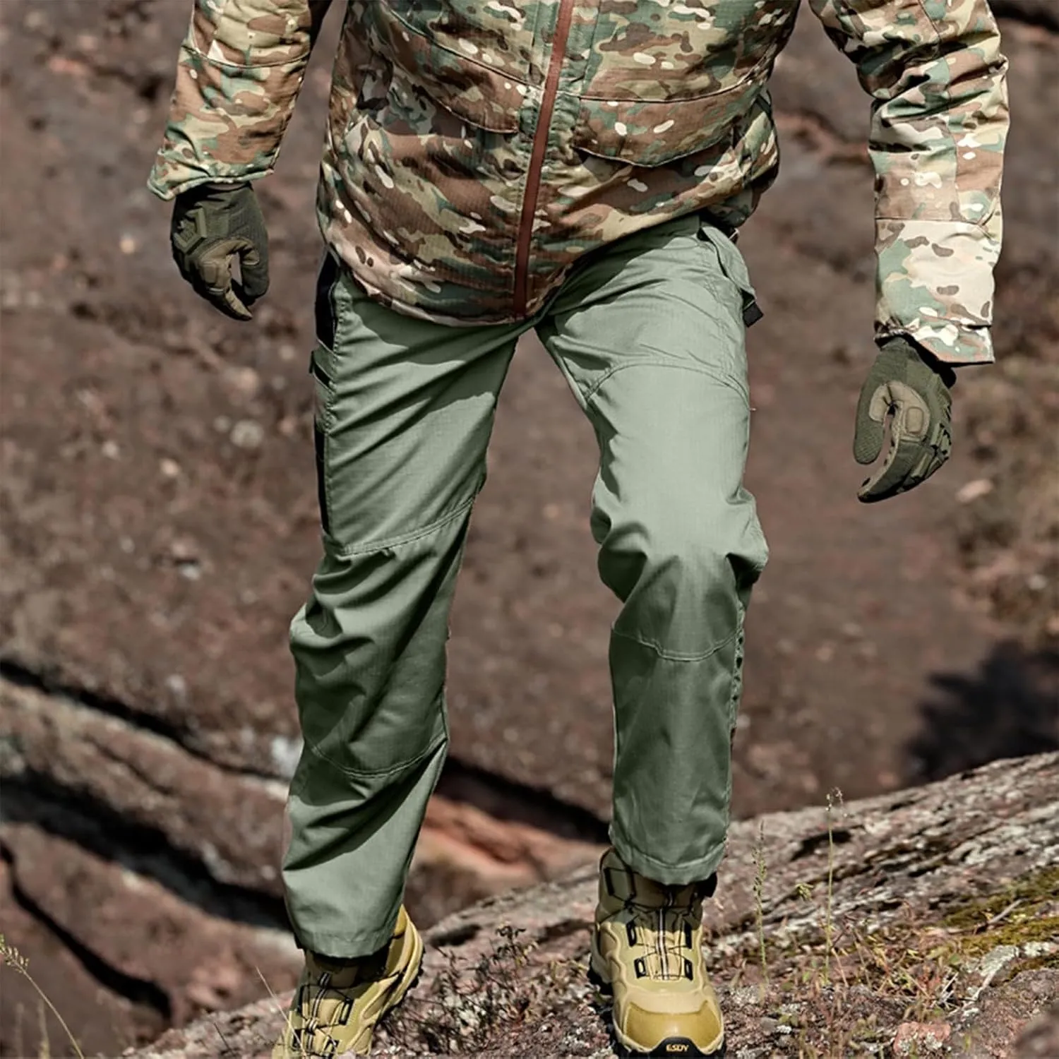 Hiking Pants for Men Lightweight Waterproof Baggy Cargo Pants Casual Straight Leg Trousers with Pockets