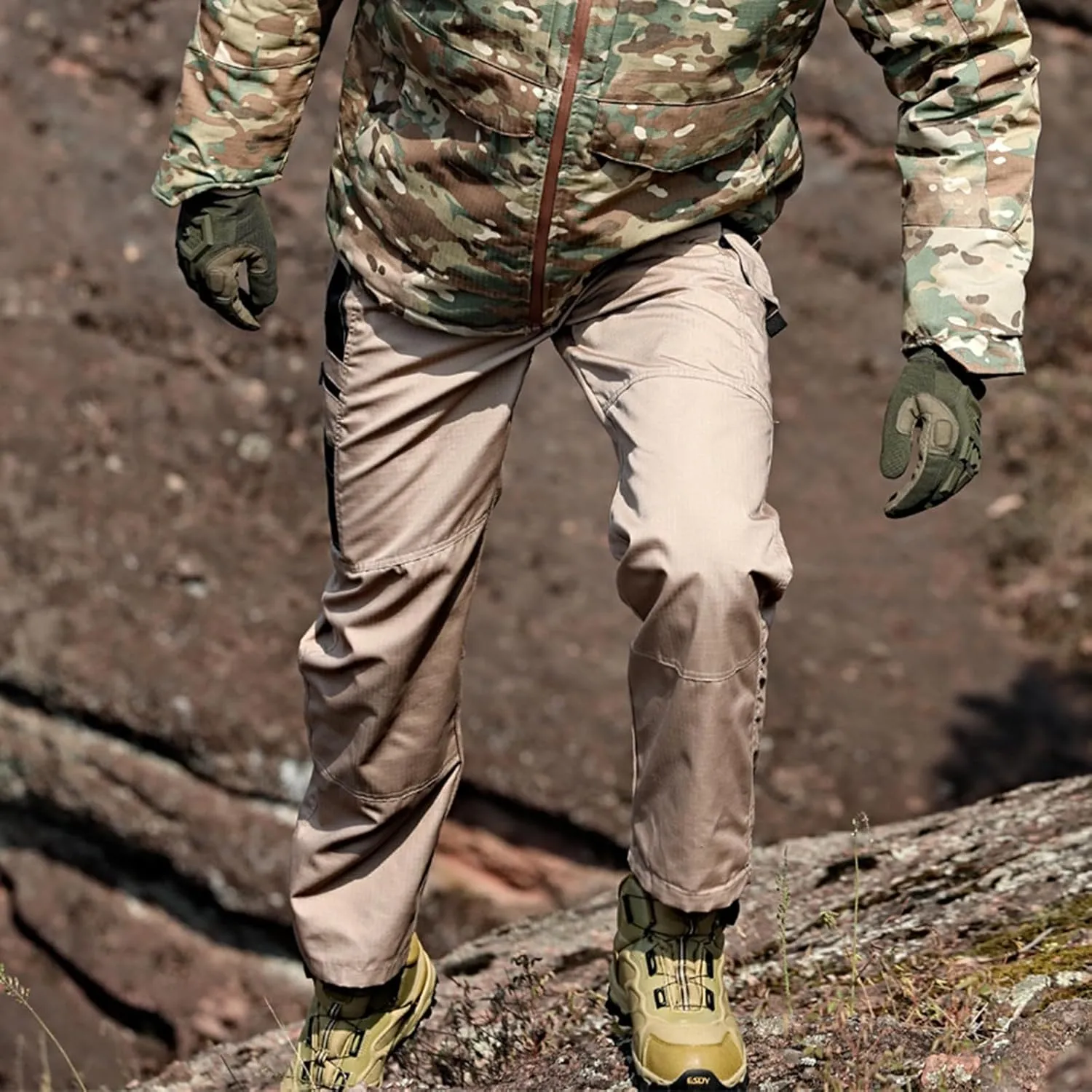 Hiking Pants for Men Lightweight Waterproof Baggy Cargo Pants Casual Straight Leg Trousers with Pockets