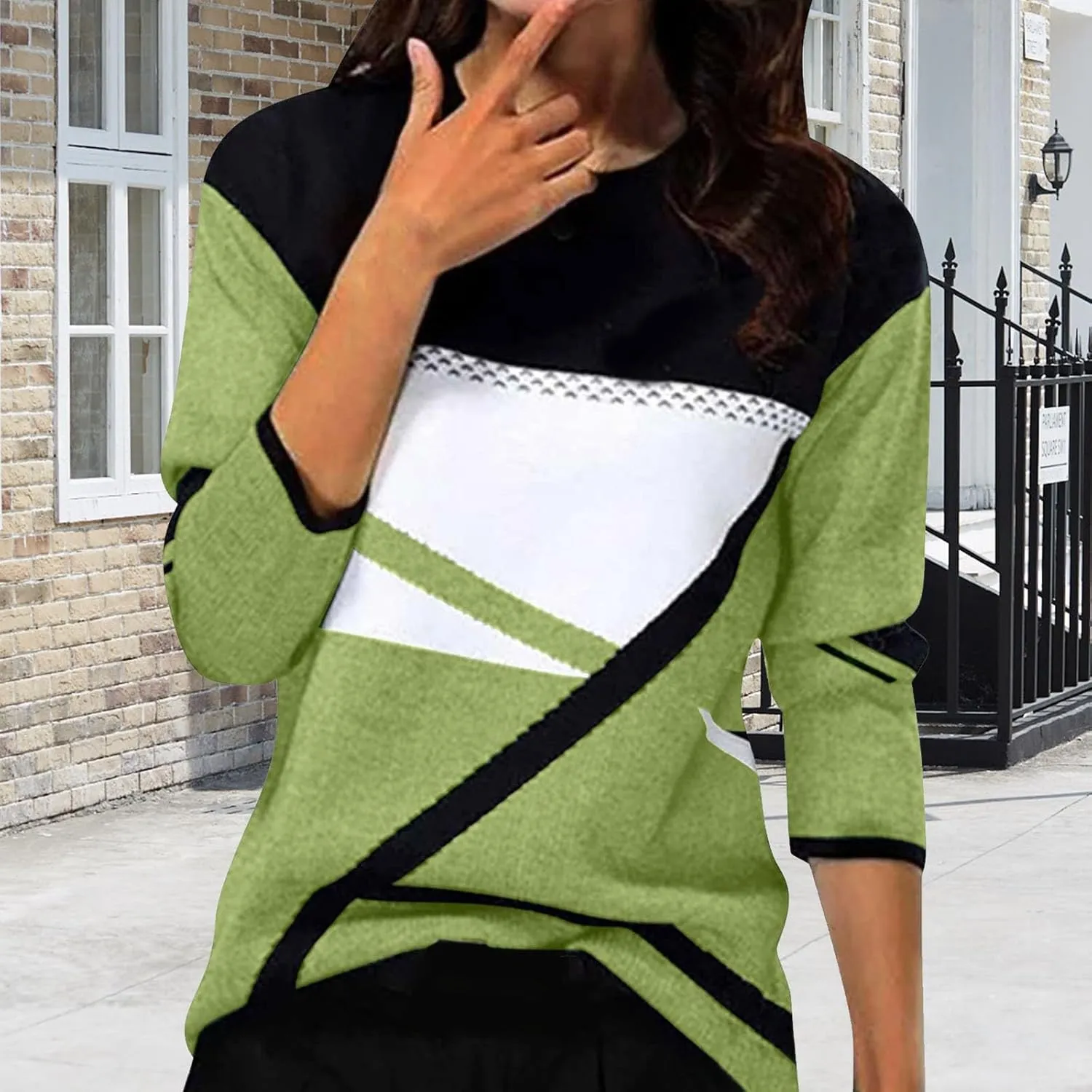 Women Trendy Colors Block Sweatshirt Long Sleeve Crewneck Shirts for Spring Fall Winter Tops 2025 Fit Casual Blouses